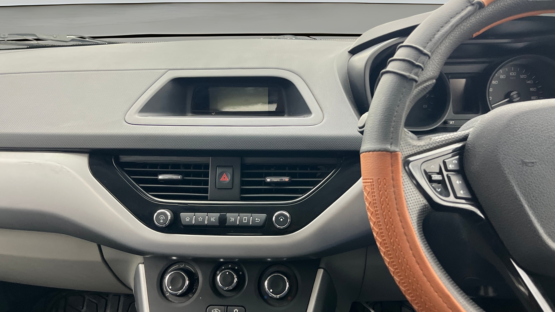 View 2019 Tata Nexon Revotron XM Image 31 Used 2019 Tata Nexon Revotron XM Image 31
