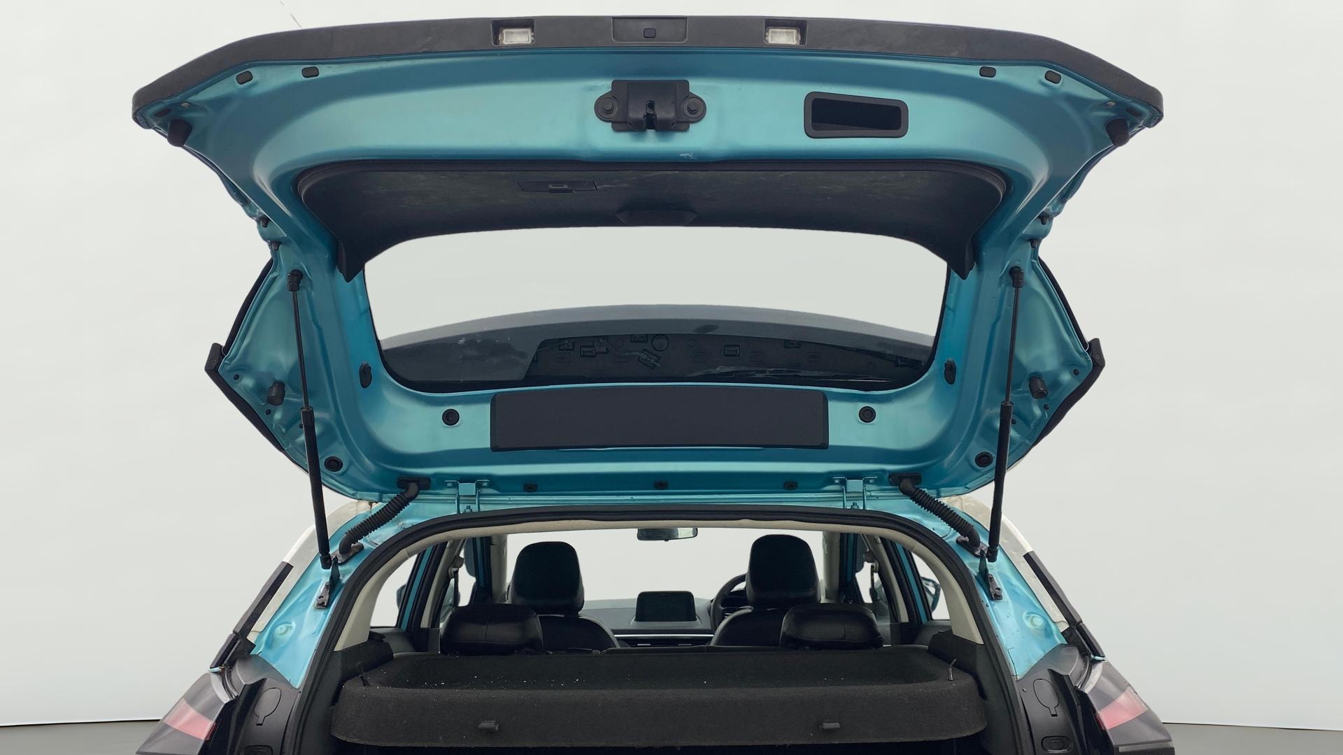 View 2023 Tata Nexon Revotron XE Image 16 Used 2023 Tata Nexon Revotron XE Image 16