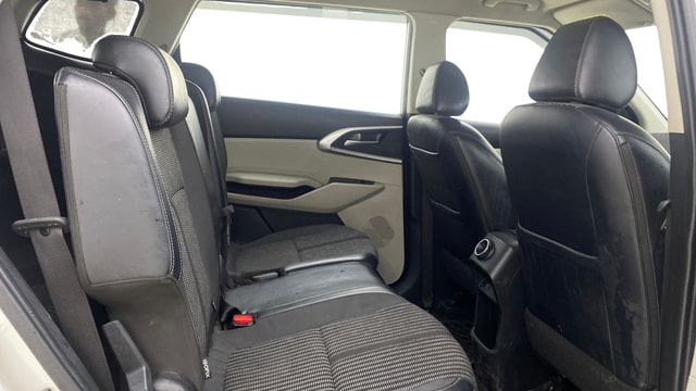 View Kia Carens Image 30 Used Kia Carens Image 30