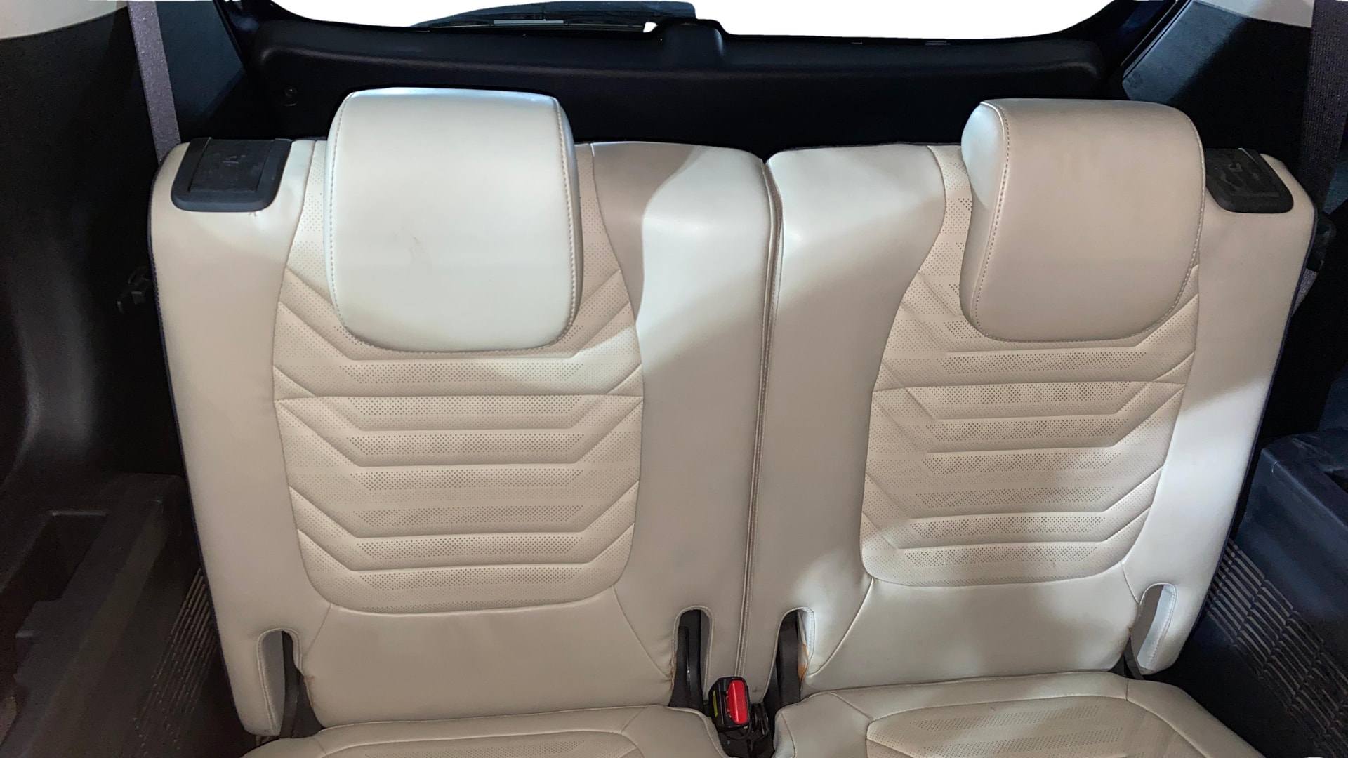 View 2023 Kia Carens Prestige 1.5 Petrol 7 STR Image 10 Used 2023 Kia Carens Prestige 1.5 Petrol 7 STR Image 10