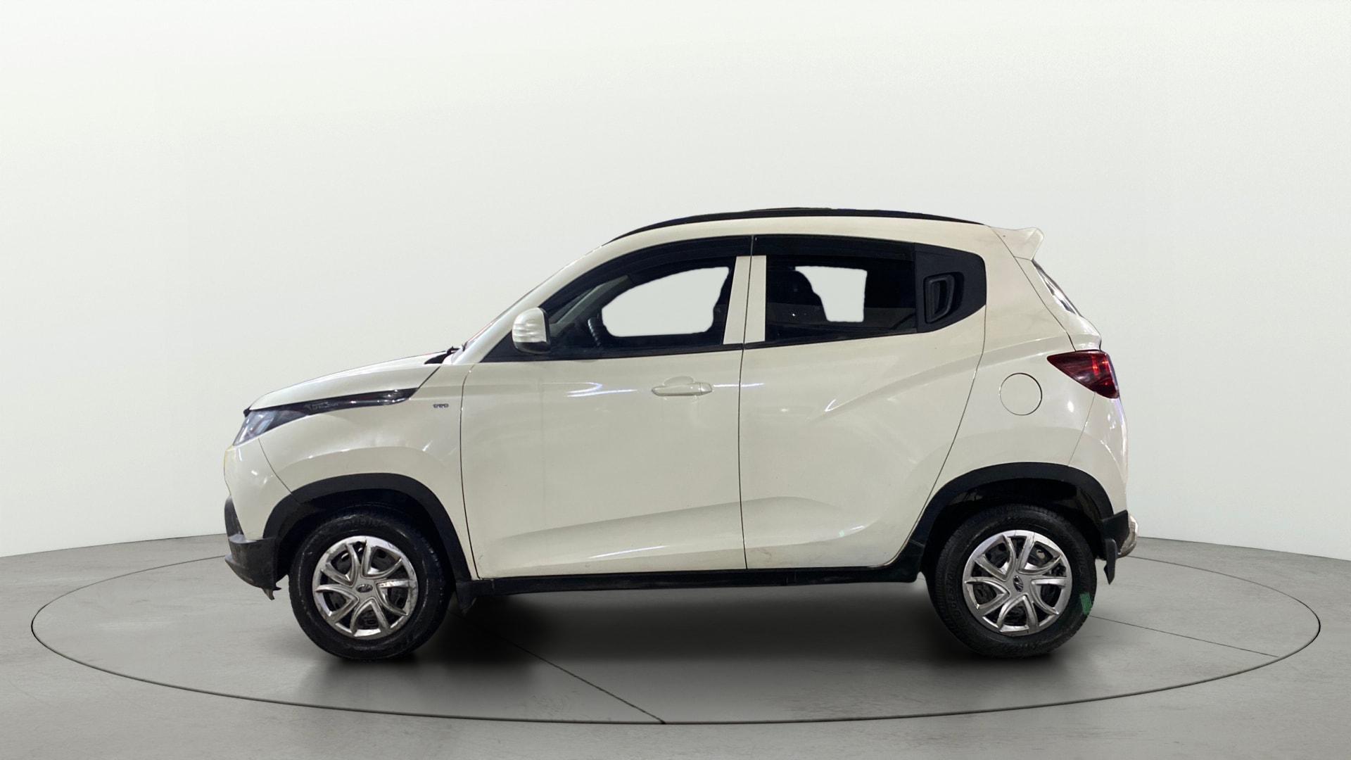 Used 2017 Mahindra KUV100 Used 2017 Mahindra KUV100