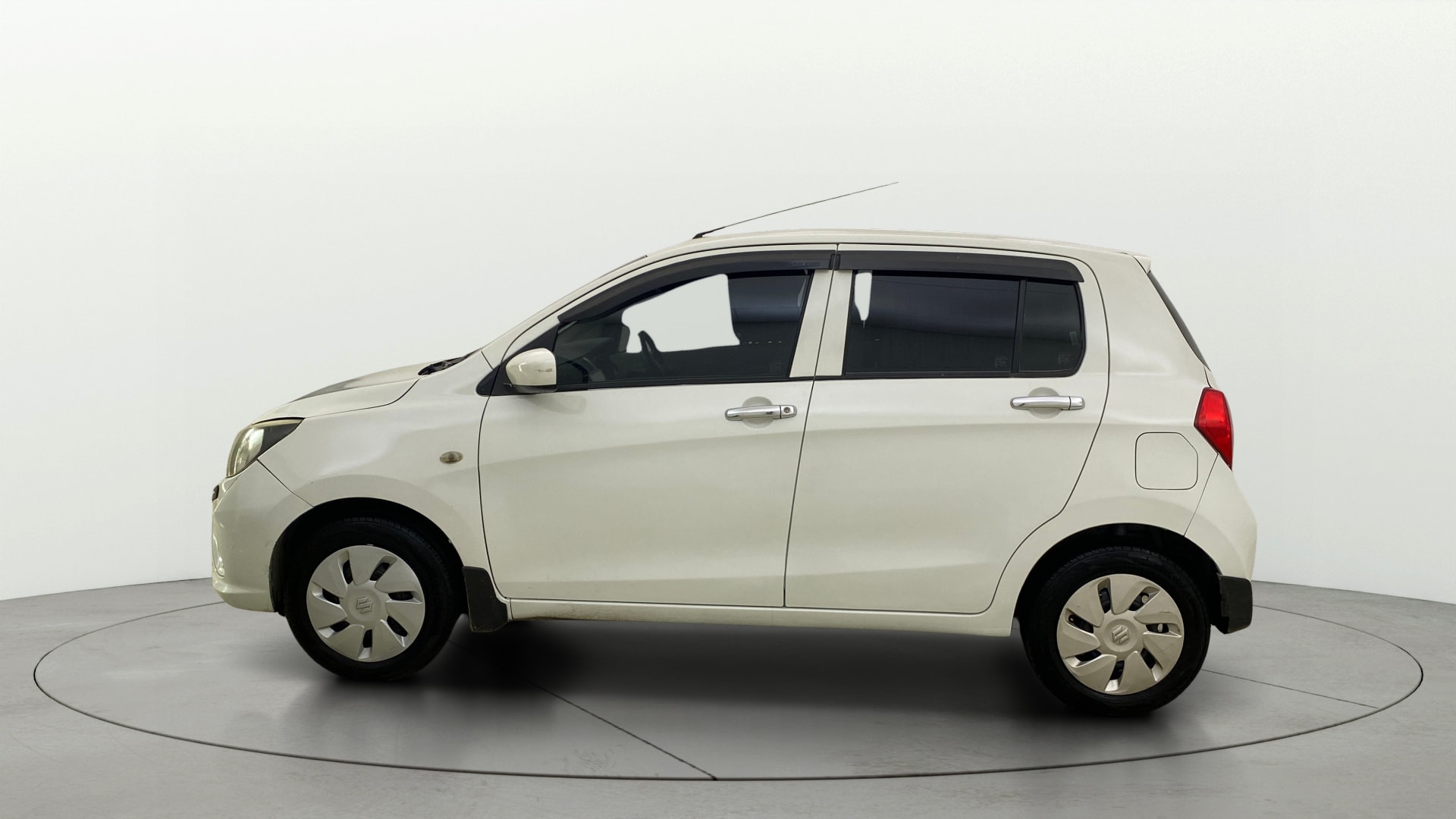 View 2020 Maruti Suzuki 1000 Base Variant Image 5 Used 2020 Maruti Suzuki 1000 Base Variant Image 5