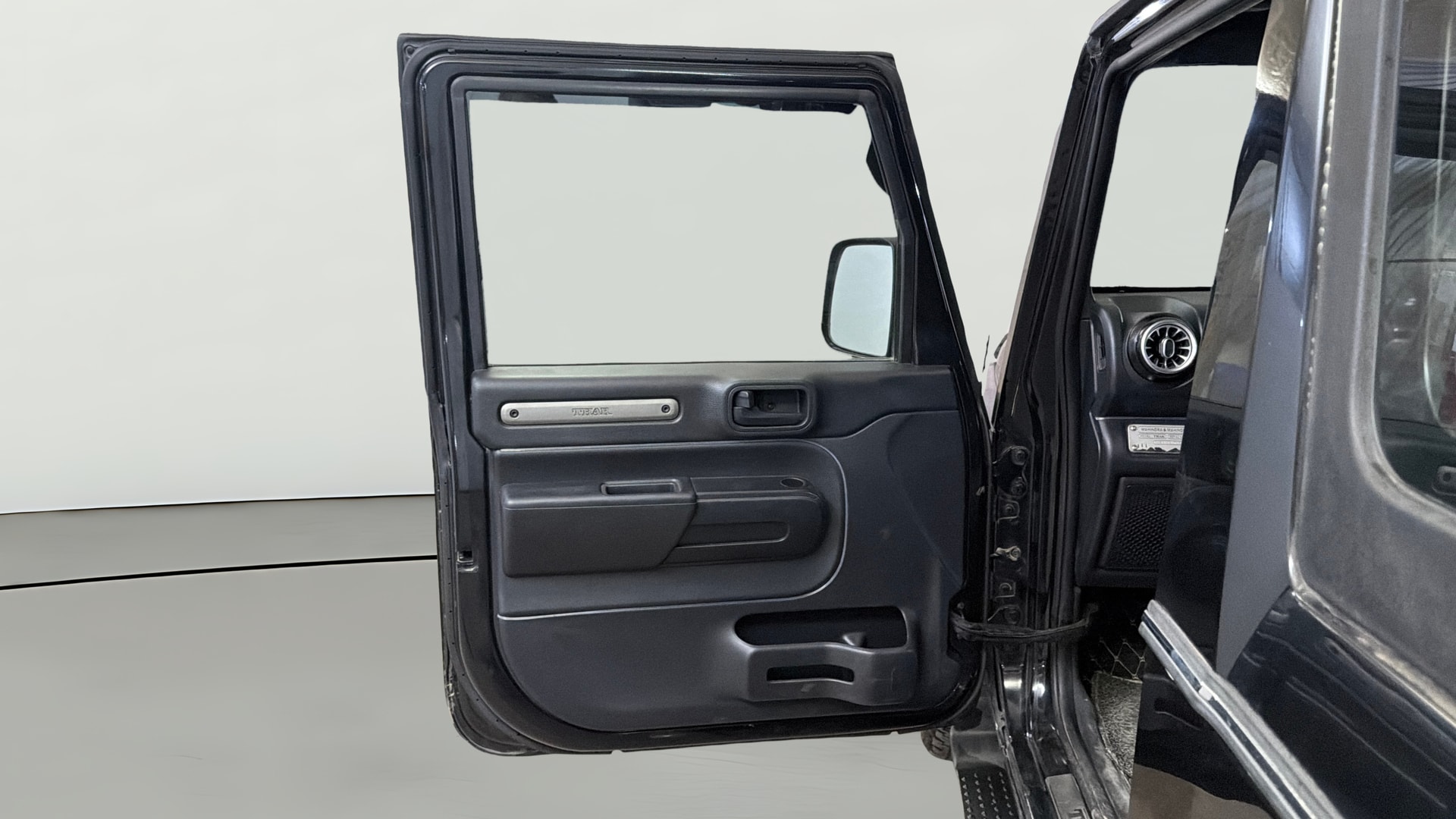 View 2021 Mahindra Thar AX Standard Manual Soft Top 6 Seater Image 34 Used 2021 Mahindra Thar AX Standard Manual Soft Top 6 Seater Image 34
