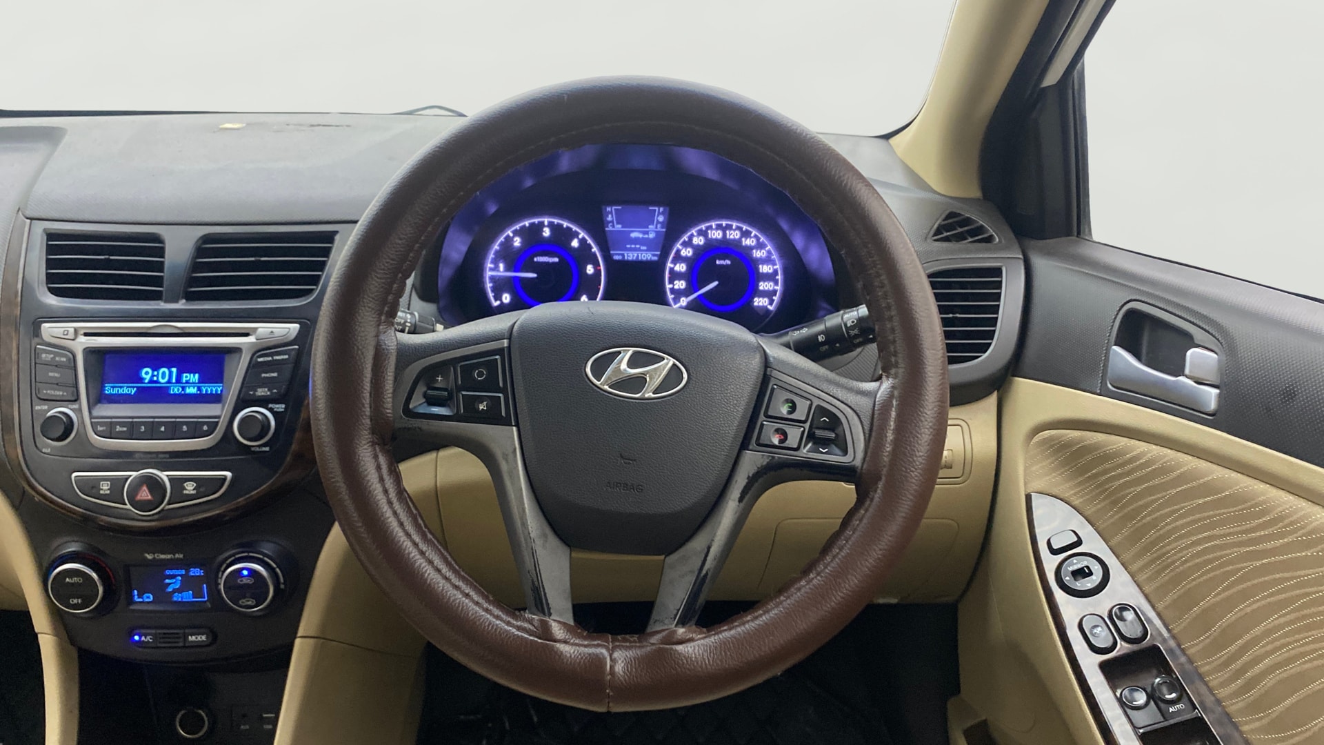 View 2015 Hyundai Fluidic Verna 1.4 CRDI Base Image 20 Used 2015 Hyundai Fluidic Verna 1.4 CRDI Base Image 20