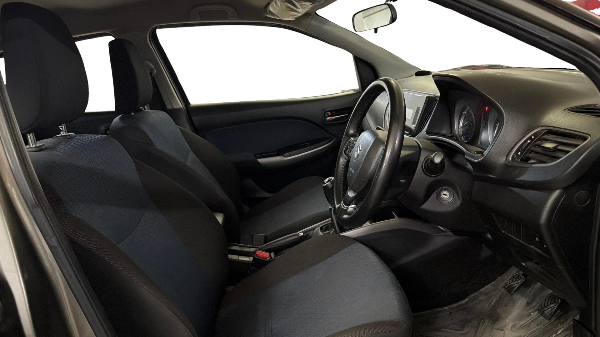 View 2019 Maruti Suzuki 1000 Base Variant Image 25 Used 2019 Maruti Suzuki 1000 Base Variant Image 25