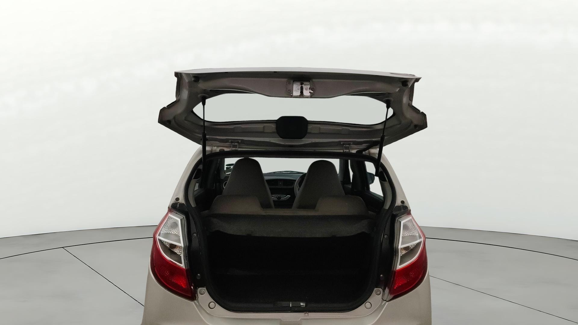 View 2015 Maruti Suzuki Alto K10 LX Image 16 Used 2015 Maruti Suzuki Alto K10 LX Image 16