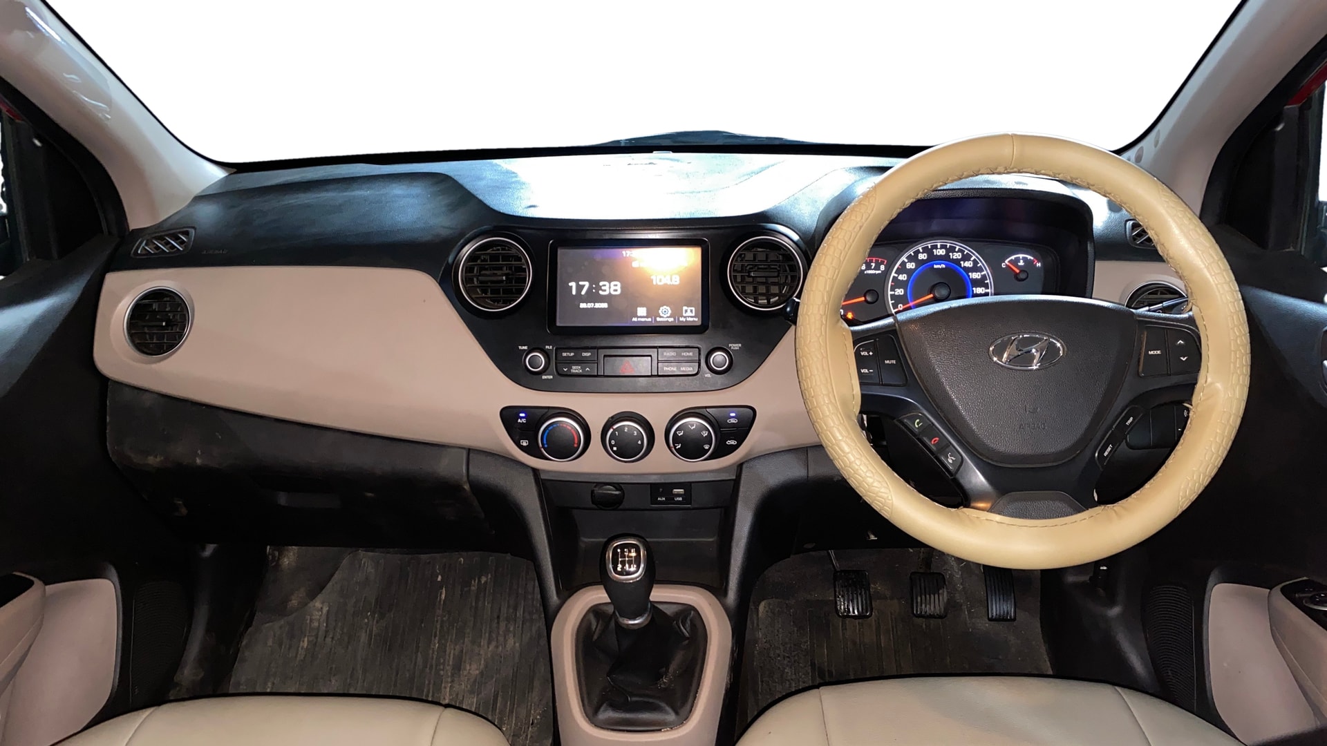 View 2018 Hyundai Grand i10 Sportz 1.2 Kappa Image 15 Used 2018 Hyundai Grand i10 Sportz 1.2 Kappa Image 15