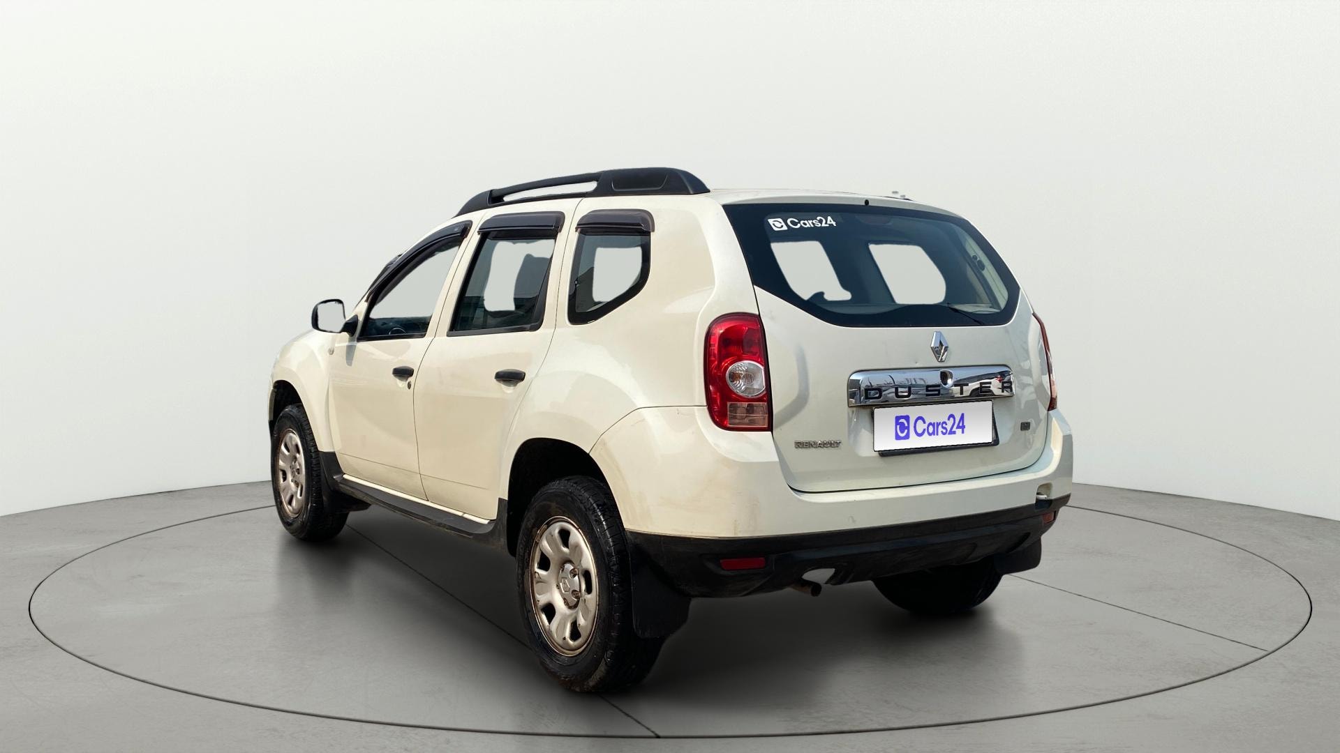 View 2015 Renault Duster Petrol RXE BS IV Image 2 Used 2015 Renault Duster Petrol RXE BS IV Image 2