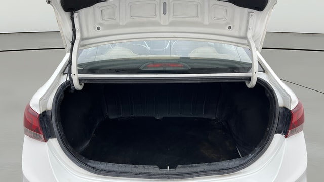 View Hyundai Verna Image 37 Used Hyundai Verna Image 37