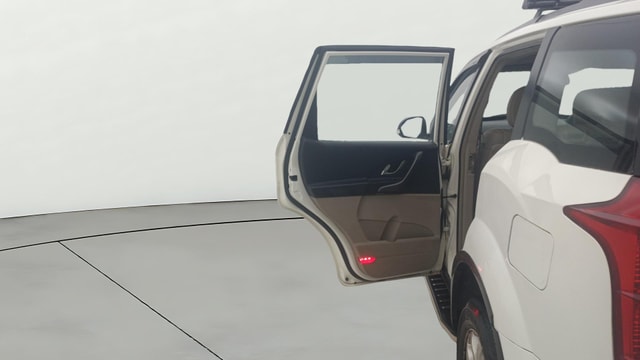 View Mahindra XUV500 Image 16 Used Mahindra XUV500 Image 16