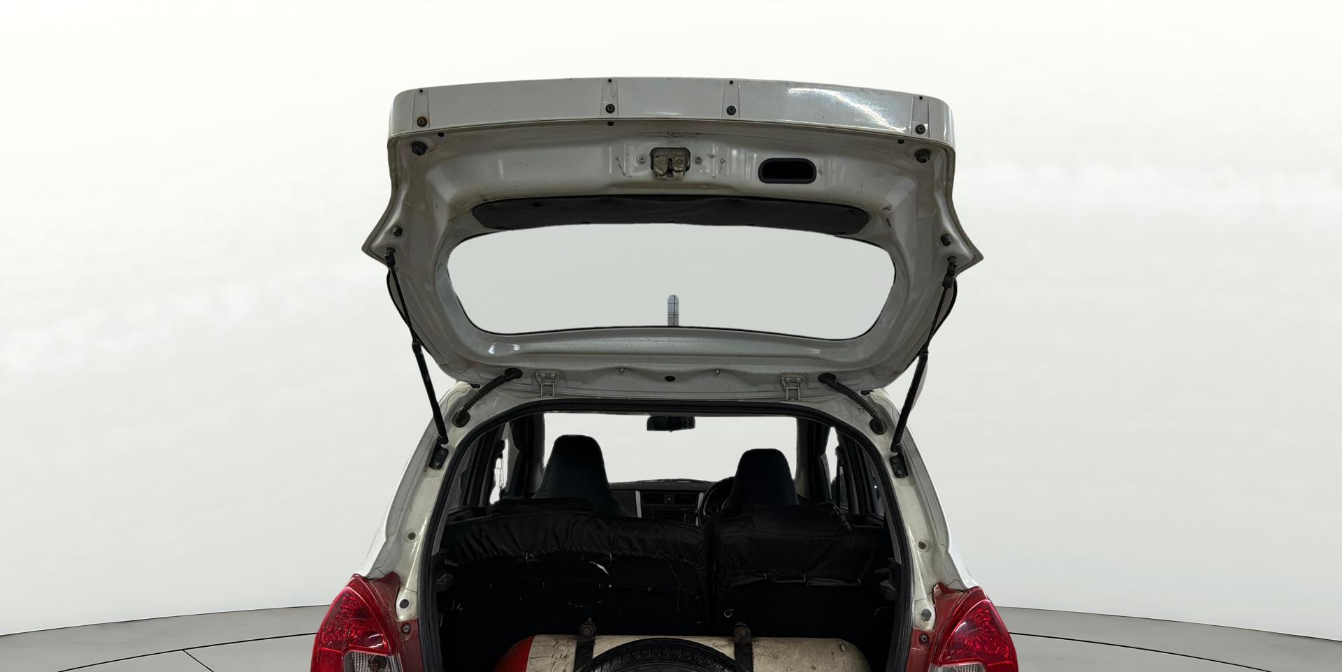 View 2018 Maruti Suzuki 1000 Base Variant Image 16 Used 2018 Maruti Suzuki 1000 Base Variant Image 16