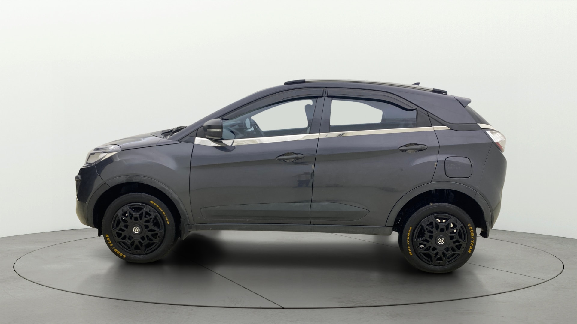 View 2020 Tata Nexon Revotorq XM Image 5 Used 2020 Tata Nexon Revotorq XM Image 5