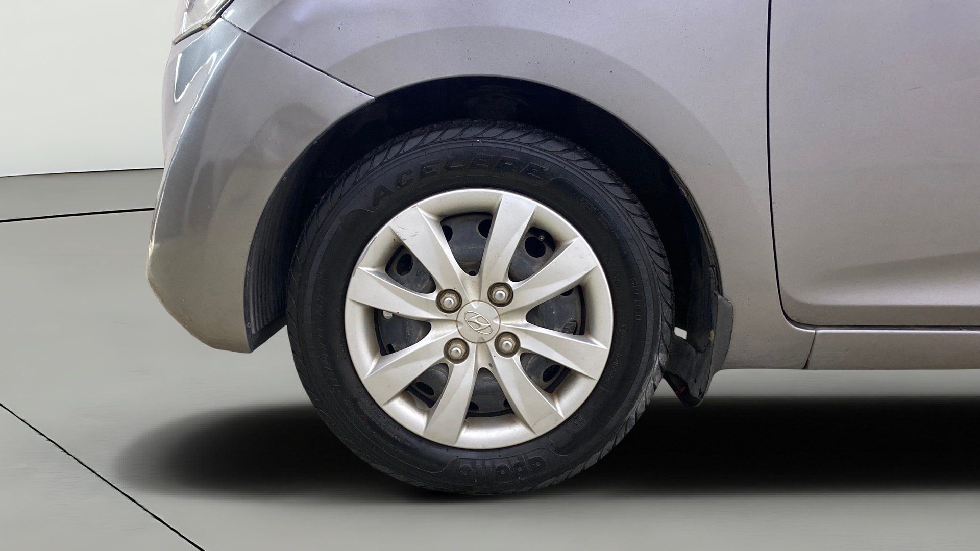 View 2013 Hyundai EON Magna Plus Image 27 Used 2013 Hyundai EON Magna Plus Image 27