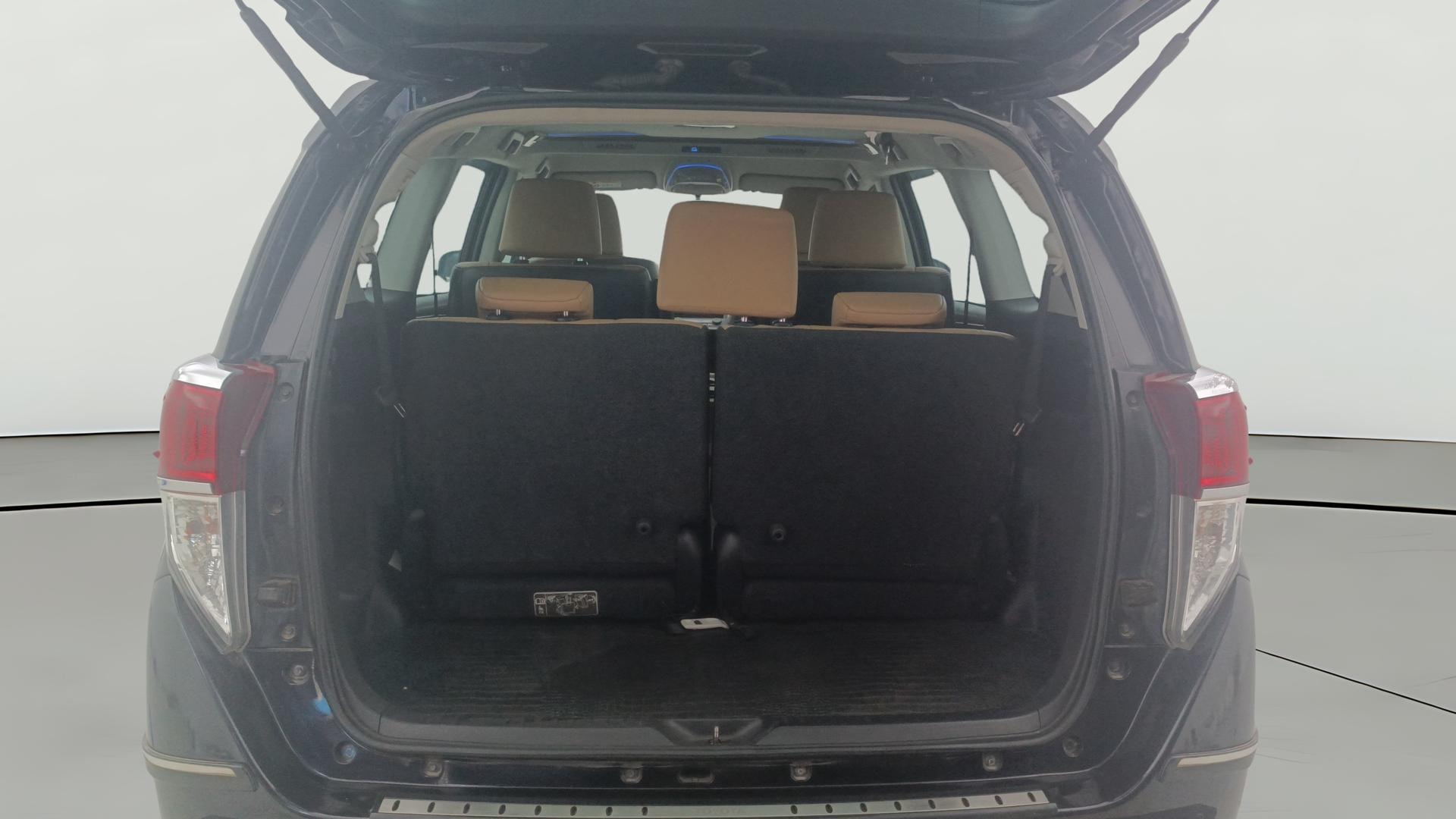 View 2021 Toyota Innova Crysta 2.4 G MT 7-Seater BS IV Image 42 Used 2021 Toyota Innova Crysta 2.4 G MT 7-Seater BS IV Image 42