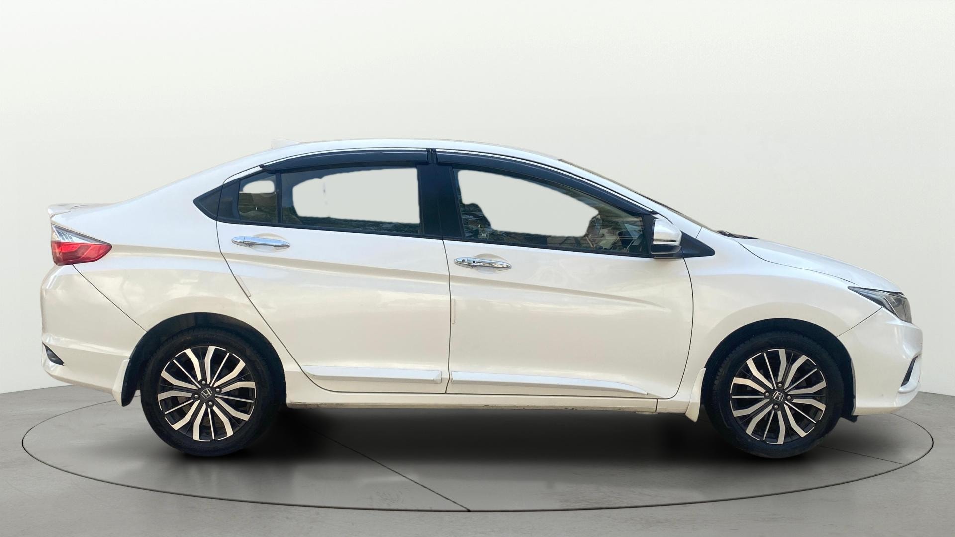 View 2017 Honda City ZX CVT Image 9 Used 2017 Honda City ZX CVT Image 9