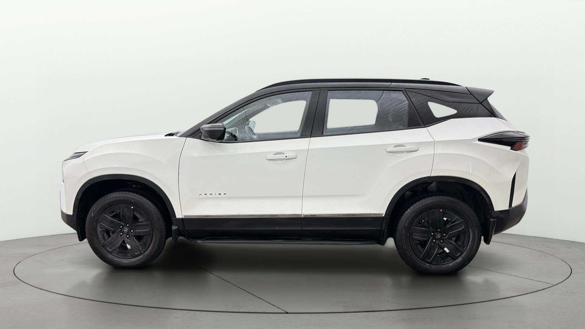View 2024 Tata Harrier XE Image 6 Used 2024 Tata Harrier XE Image 6