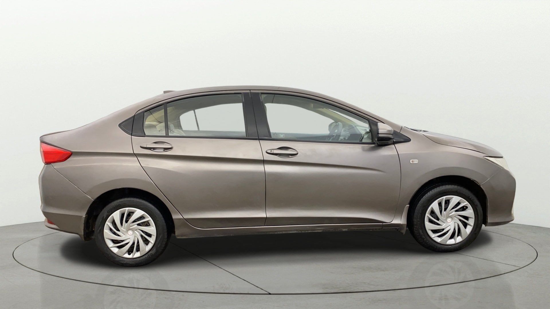 View 2017 Honda City ZX MT Diesel Anniversary Edition Image 9 Used 2017 Honda City ZX MT Diesel Anniversary Edition Image 9