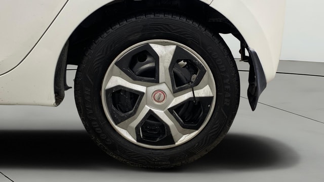 View Hyundai EON Image 11 Used Hyundai EON Image 11