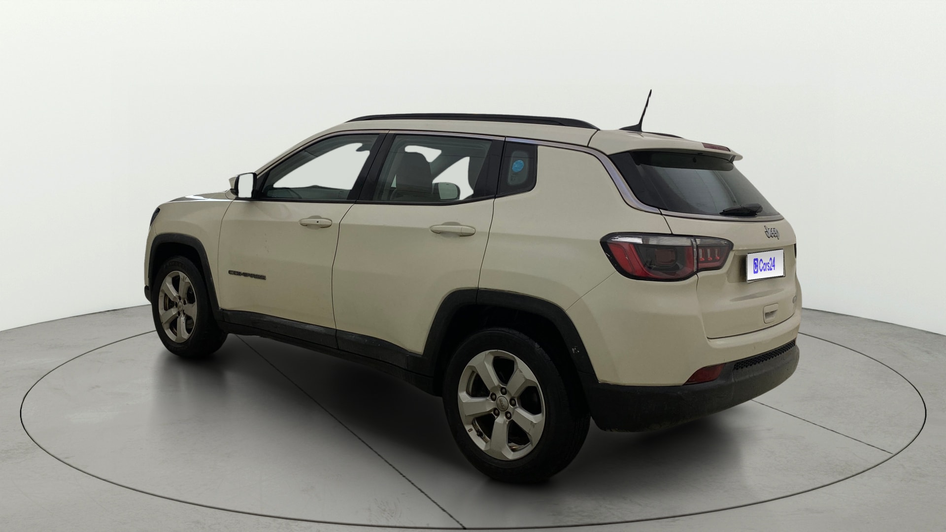 View 2017 Jeep Compass Longitude (O) 2.0 Diesel MT Image 2 Used 2017 Jeep Compass Longitude (O) 2.0 Diesel MT Image 2