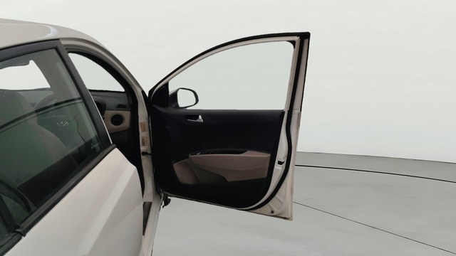 View Hyundai Xcent Image 43 Used Hyundai Xcent Image 43