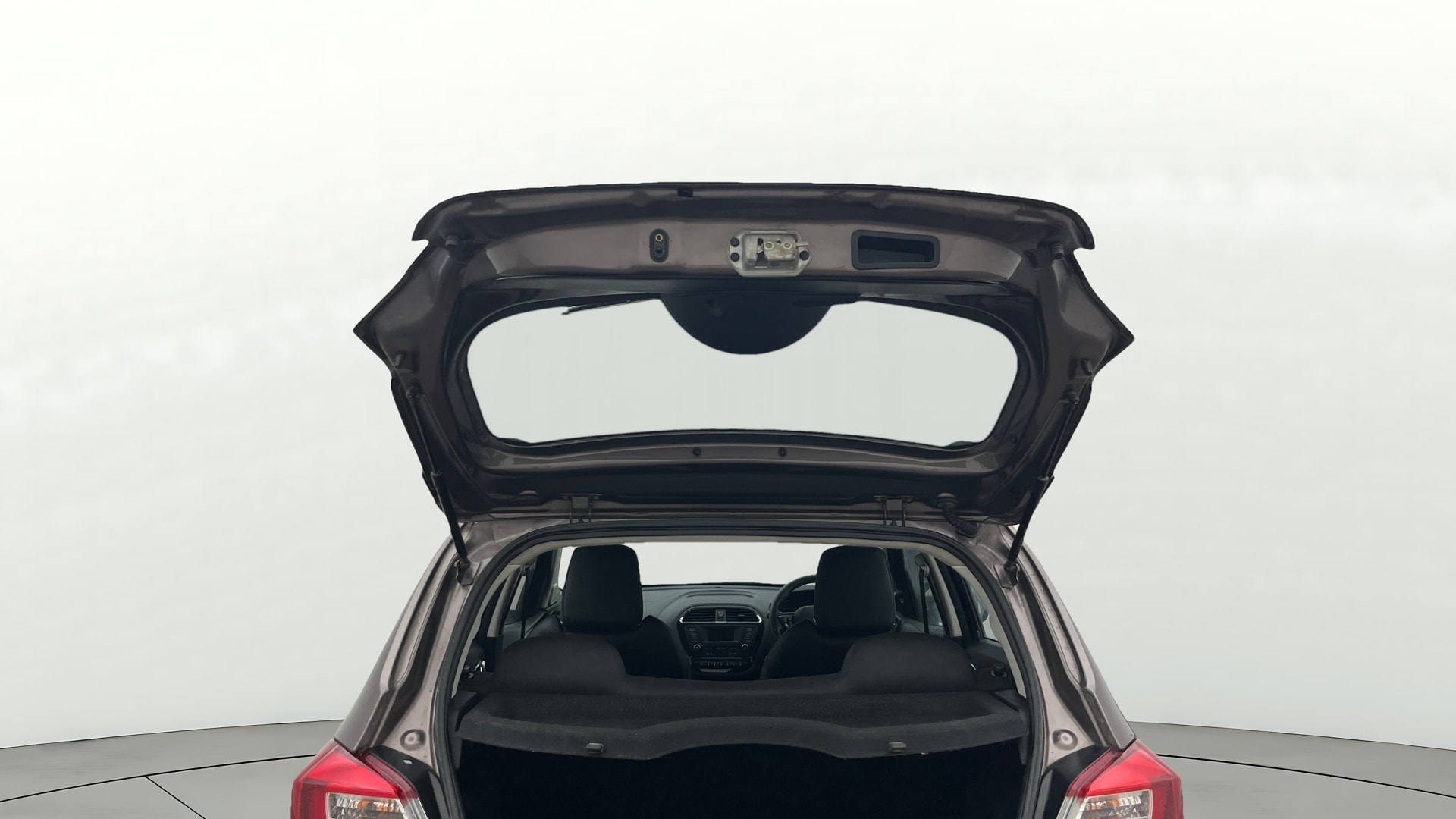 View 2019 Tata Tiago Revotorq XB Image 16 Used 2019 Tata Tiago Revotorq XB Image 16