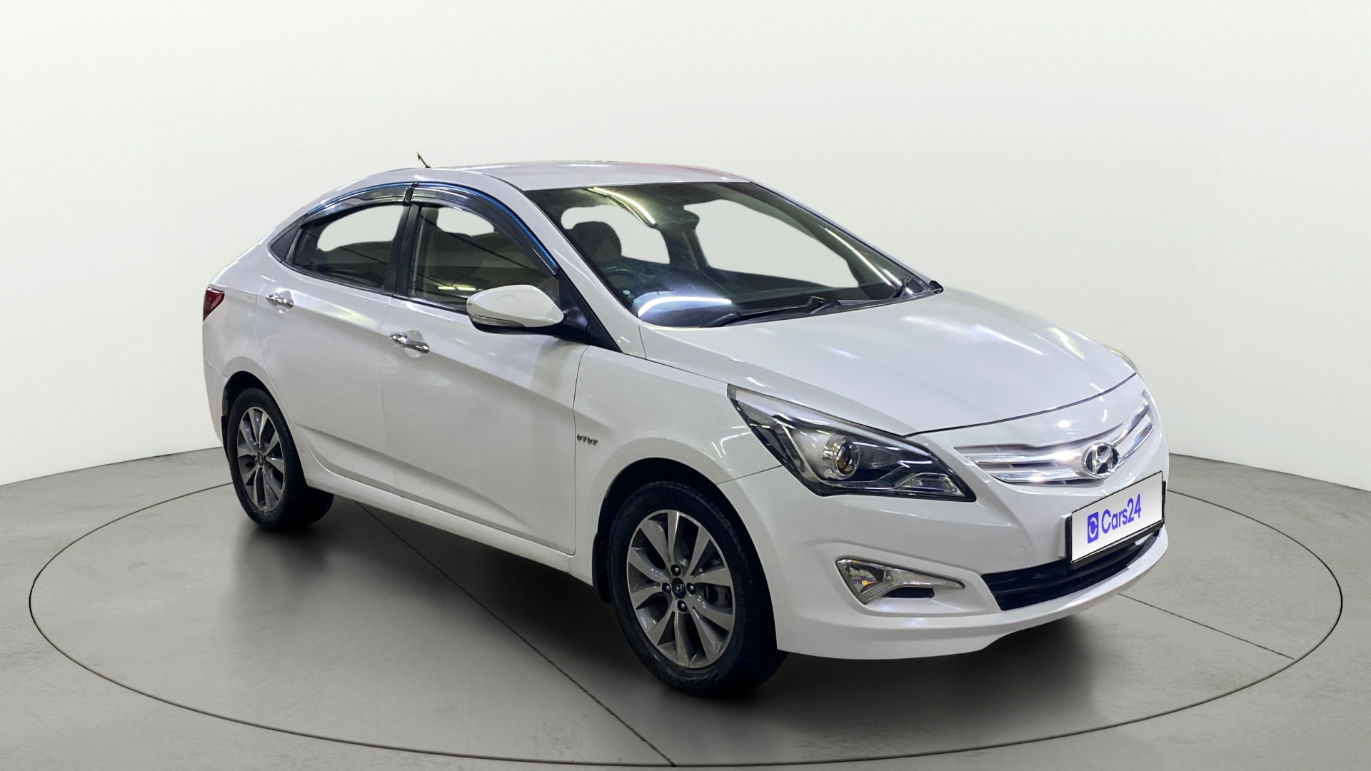 View 2015 Hyundai Fluidic Verna 1.6 VTVT S O Image 13 Used 2015 Hyundai Fluidic Verna 1.6 VTVT S O Image 13