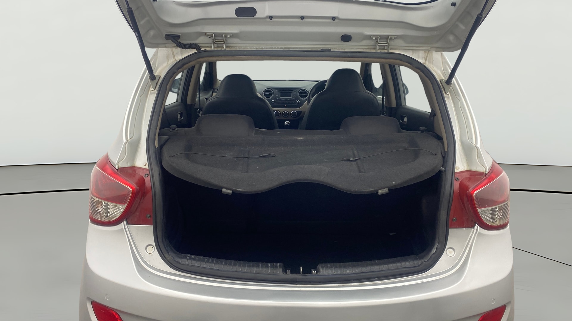 View 2014 Hyundai Grand i10 Sportz 1.2 Kappa Image 37 Used 2014 Hyundai Grand i10 Sportz 1.2 Kappa Image 37