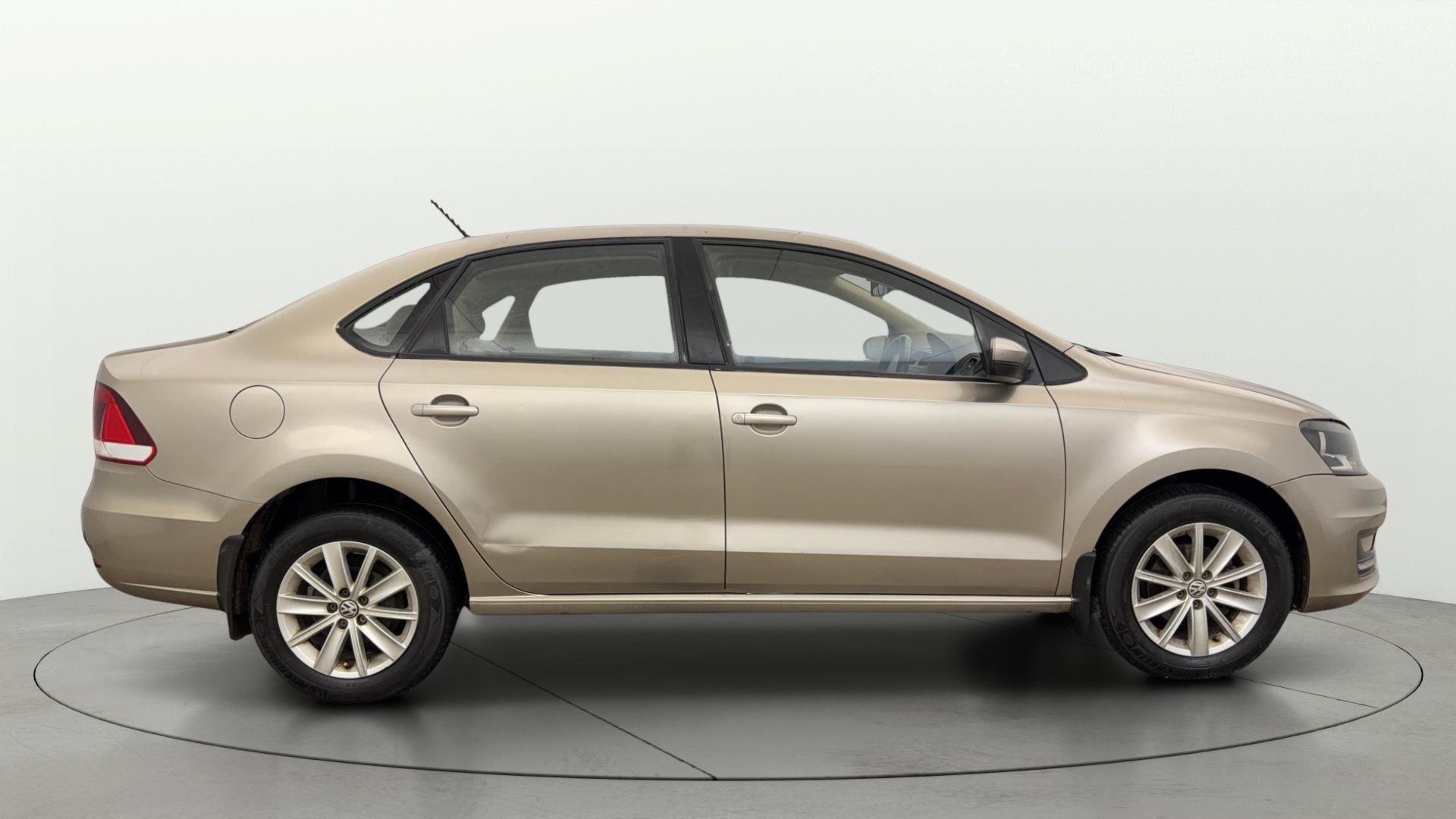 View 2015 Volkswagen Vento DSG Image 9 Used 2015 Volkswagen Vento DSG Image 9