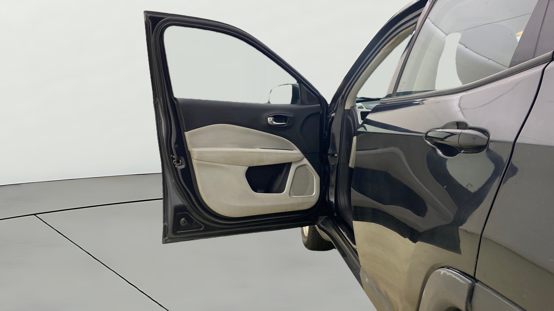 View 2020 Jeep Compass Longitude Plus 2.0 AT Diesel Image 32 Used 2020 Jeep Compass Longitude Plus 2.0 AT Diesel Image 32