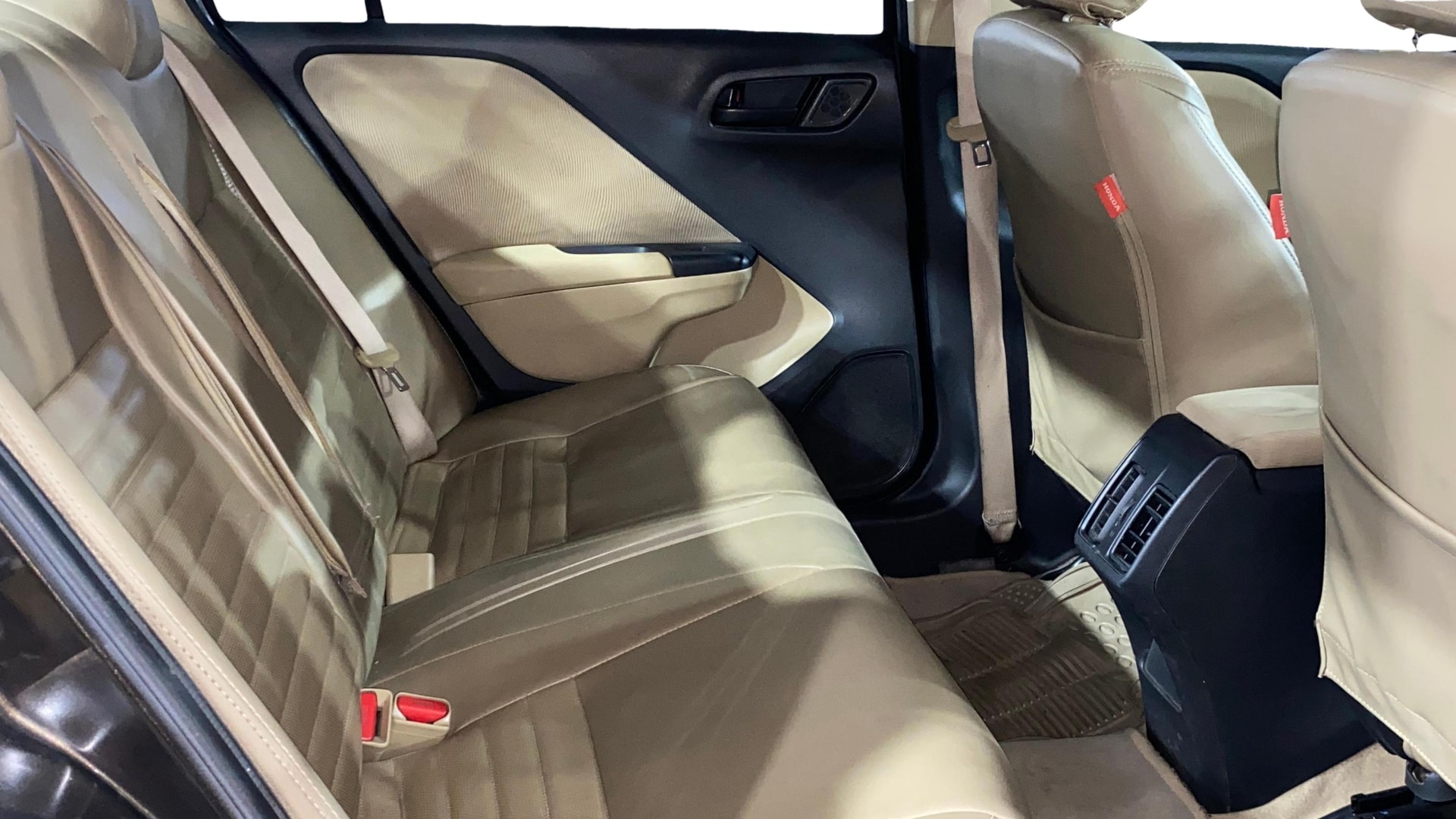 View 2014 Honda City ZX MT Diesel Anniversary Edition Image 29 Used 2014 Honda City ZX MT Diesel Anniversary Edition Image 29