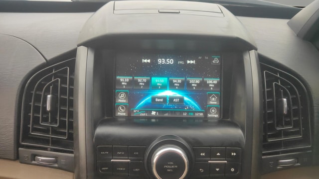 View Mahindra XUV500 Image 34 Used Mahindra XUV500 Image 34