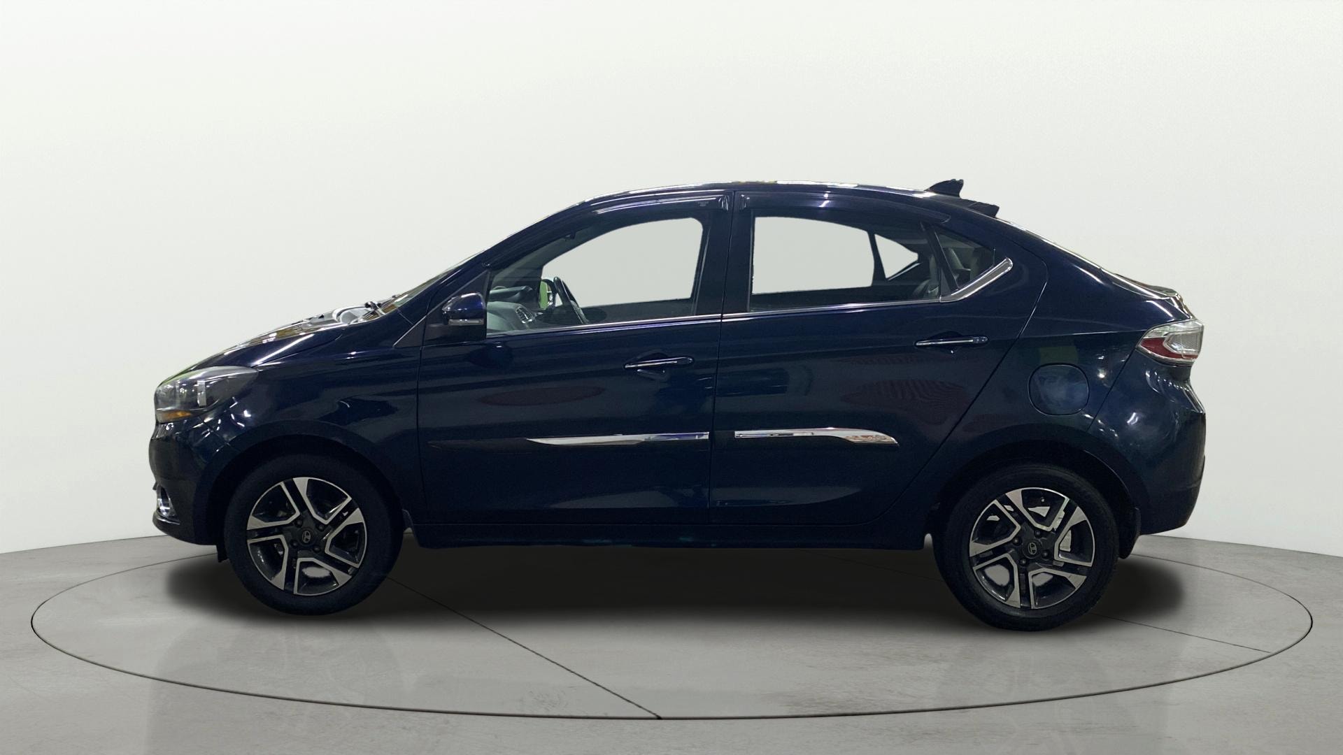 View 2019 Tata Tigor XE Diesel Image 5 Used 2019 Tata Tigor XE Diesel Image 5