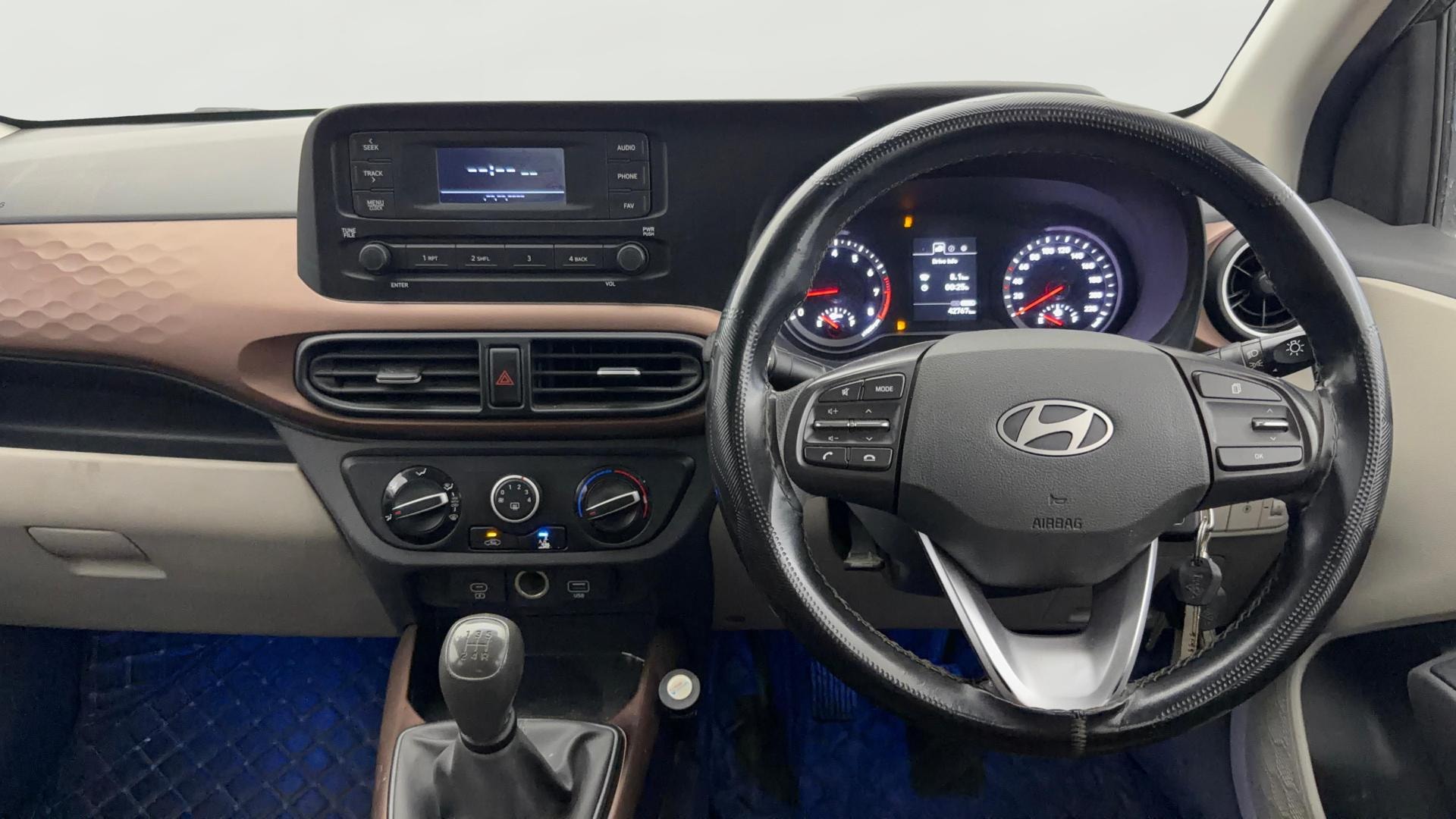 View 2023 Hyundai Aura SX MT CNG Image 20 Used 2023 Hyundai Aura SX MT CNG Image 20