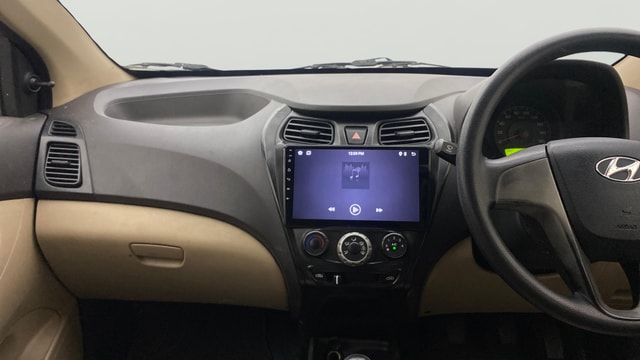 View Hyundai EON Image 17 Used Hyundai EON Image 17