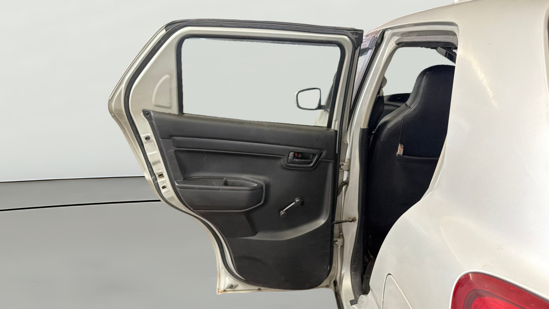 View 2019 Maruti Suzuki 1000 Base Variant Image 22 Used 2019 Maruti Suzuki 1000 Base Variant Image 22