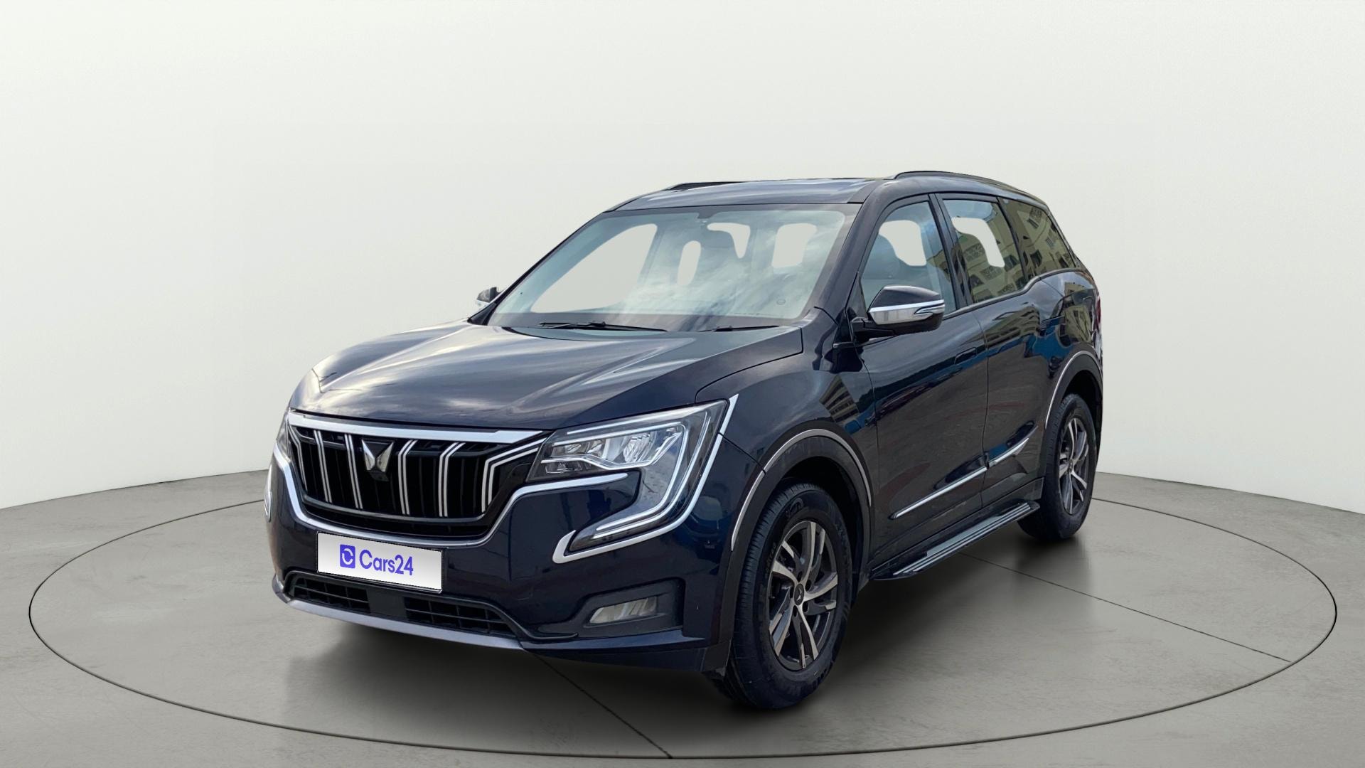 View 2022 Mahindra XUV700 MX Petrol 5 STR Image 35 Used 2022 Mahindra XUV700 MX Petrol 5 STR Image 35