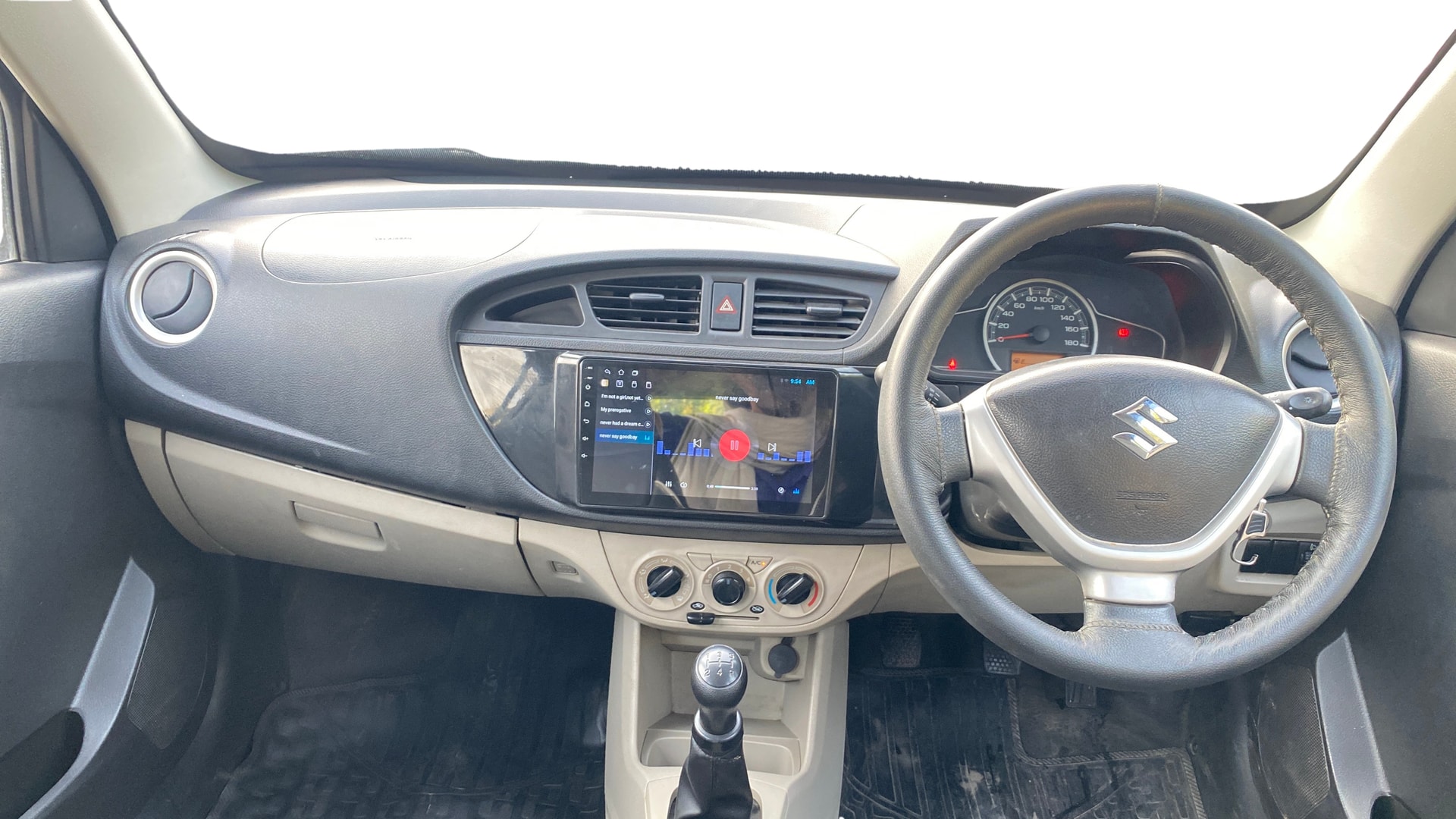 View 2022 Maruti Suzuki 1000 Base Variant Image 15 Used 2022 Maruti Suzuki 1000 Base Variant Image 15