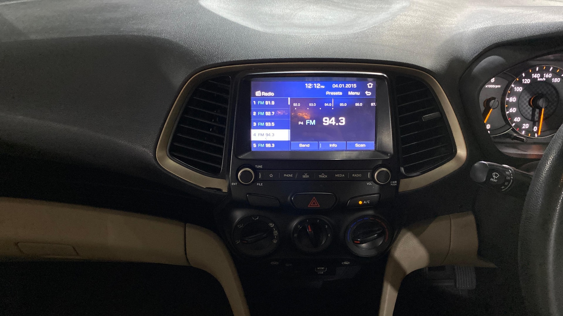 View 2020 Hyundai New Santro D-Lite Petrol Image 17 Used 2020 Hyundai New Santro D-Lite Petrol Image 17