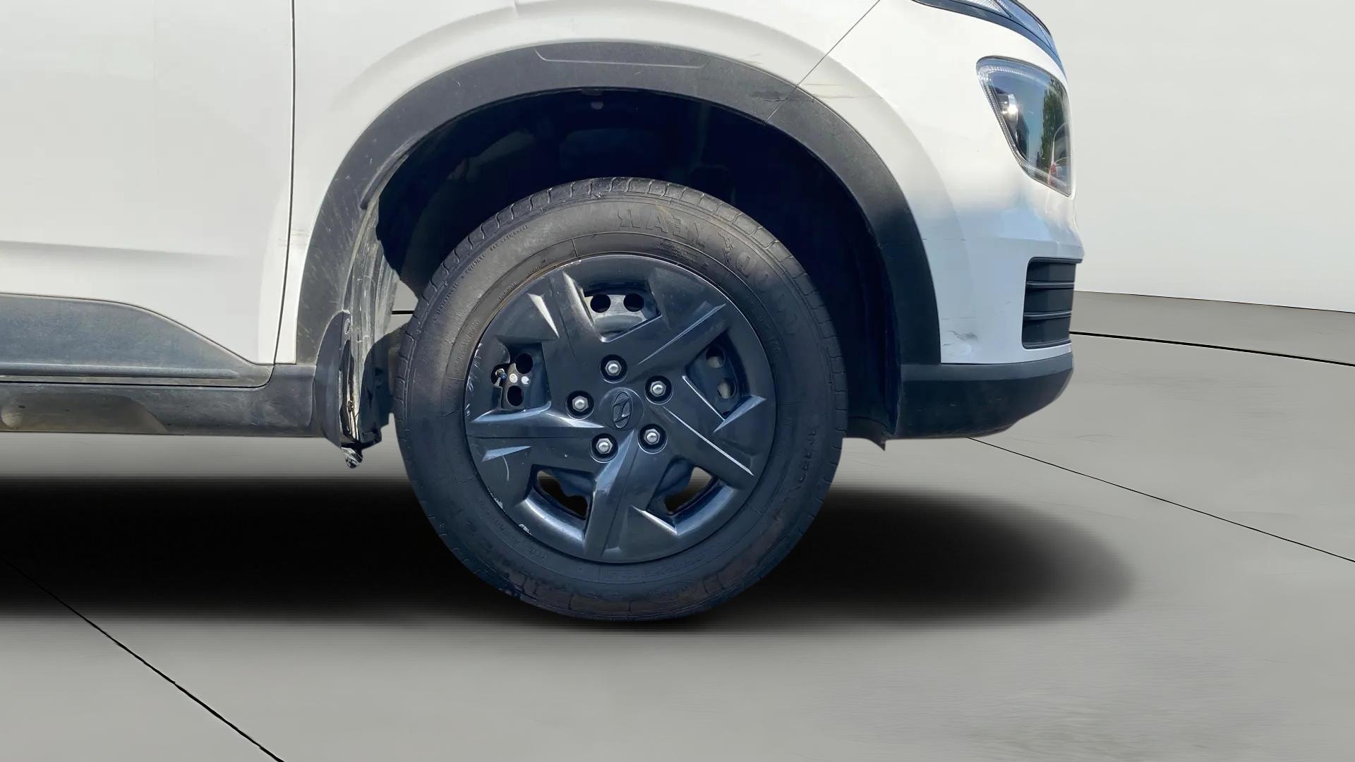 View 2024 Hyundai Venue SX 1.2 Petrol MT Image 43 Used 2024 Hyundai Venue SX 1.2 Petrol MT Image 43