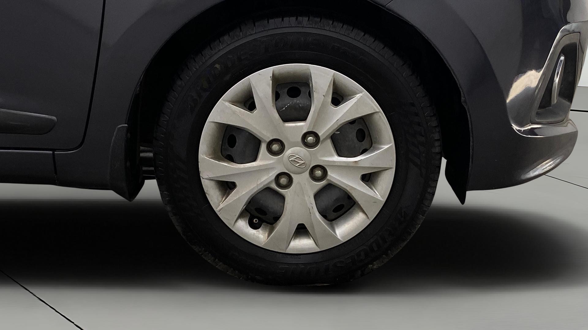 View 2015 Hyundai Grand i10 Sportz 1.2 Kappa Image 39 Used 2015 Hyundai Grand i10 Sportz 1.2 Kappa Image 39