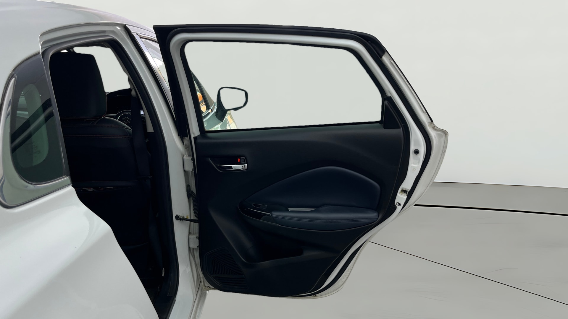 View 2022 Maruti Suzuki 1000 Base Variant Image 7 Used 2022 Maruti Suzuki 1000 Base Variant Image 7