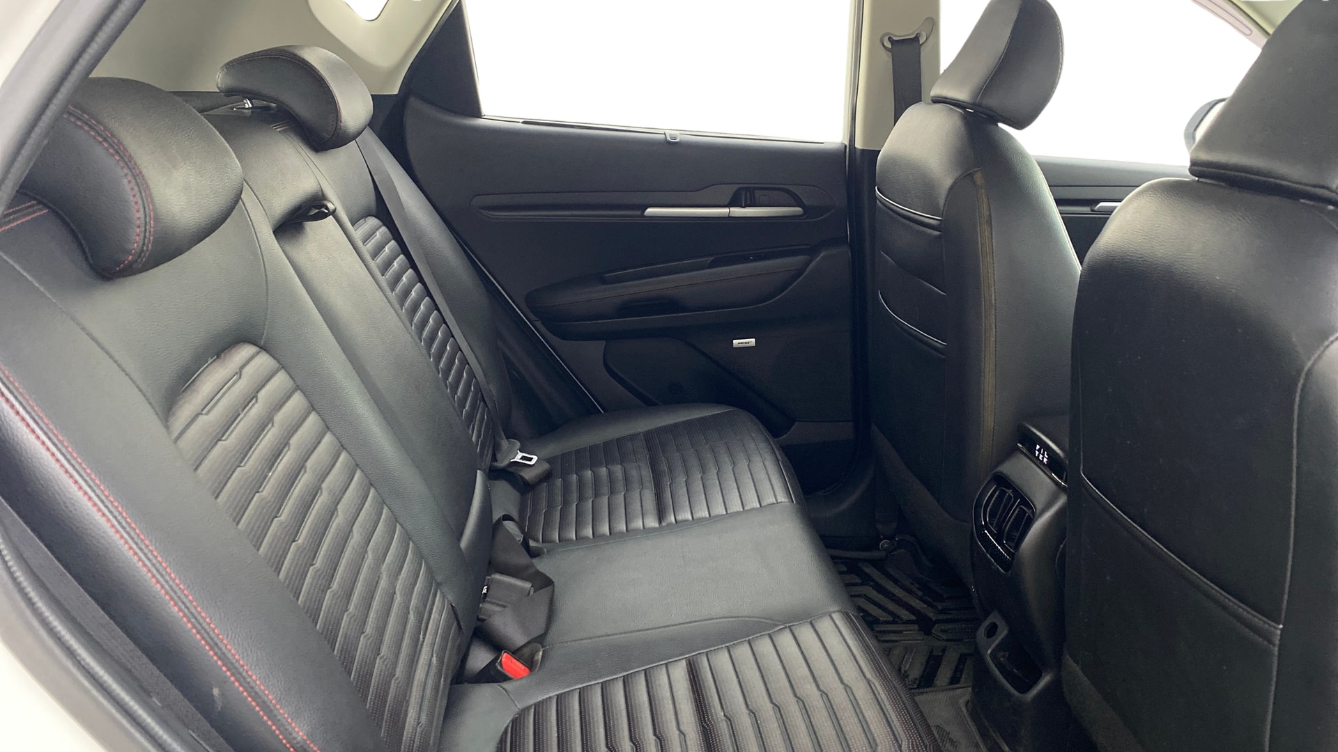 View 2021 Kia Sonet GTX Plus DCT Petrol Image 37 Used 2021 Kia Sonet GTX Plus DCT Petrol Image 37