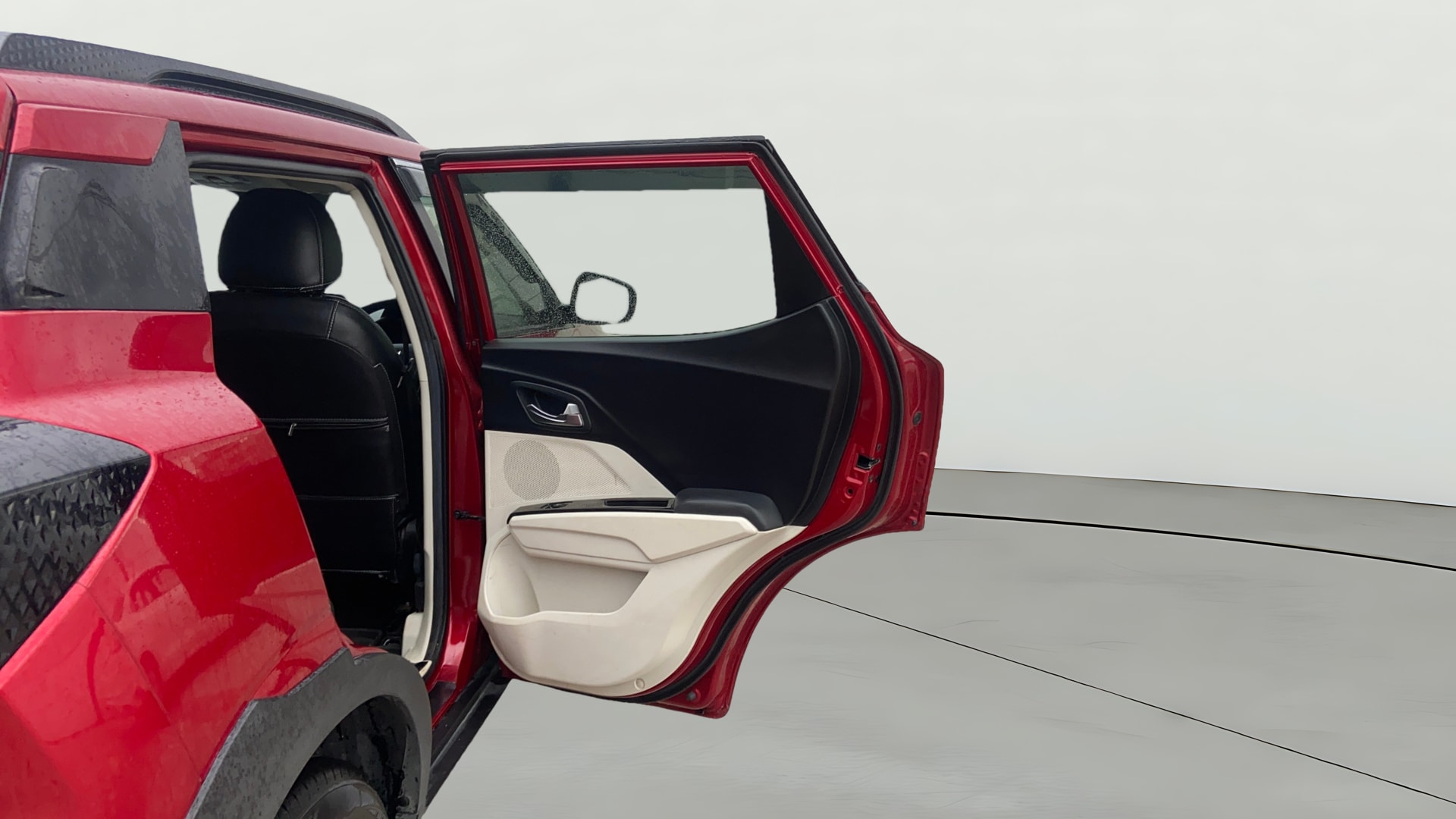 View 2024 Mahindra XUV 3XO AX5L 1.2 TGDi AT Image 6 Used 2024 Mahindra XUV 3XO AX5L 1.2 TGDi AT Image 6