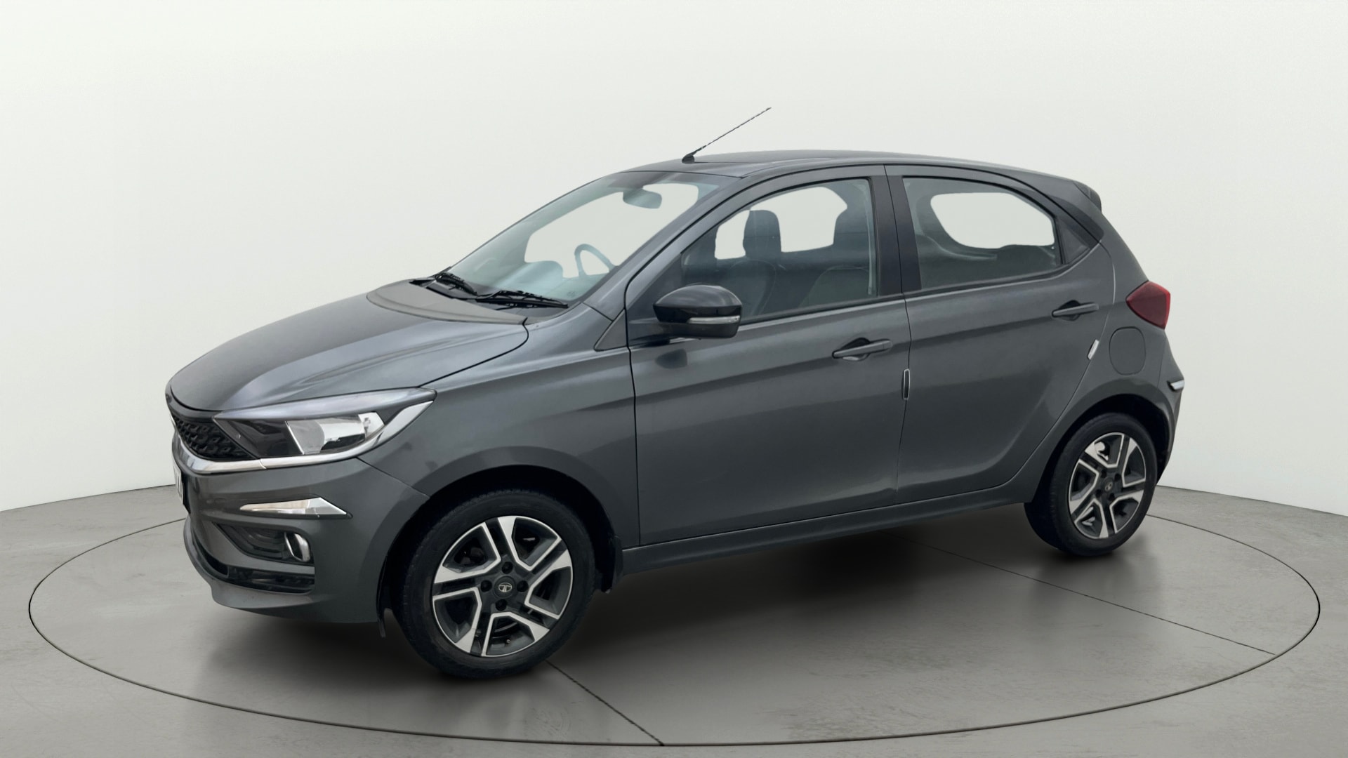 View 2020 Tata Tiago Revotorq XB Image 35 Used 2020 Tata Tiago Revotorq XB Image 35