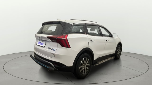 View Mahindra XUV700 Image 47 Used Mahindra XUV700 Image 47