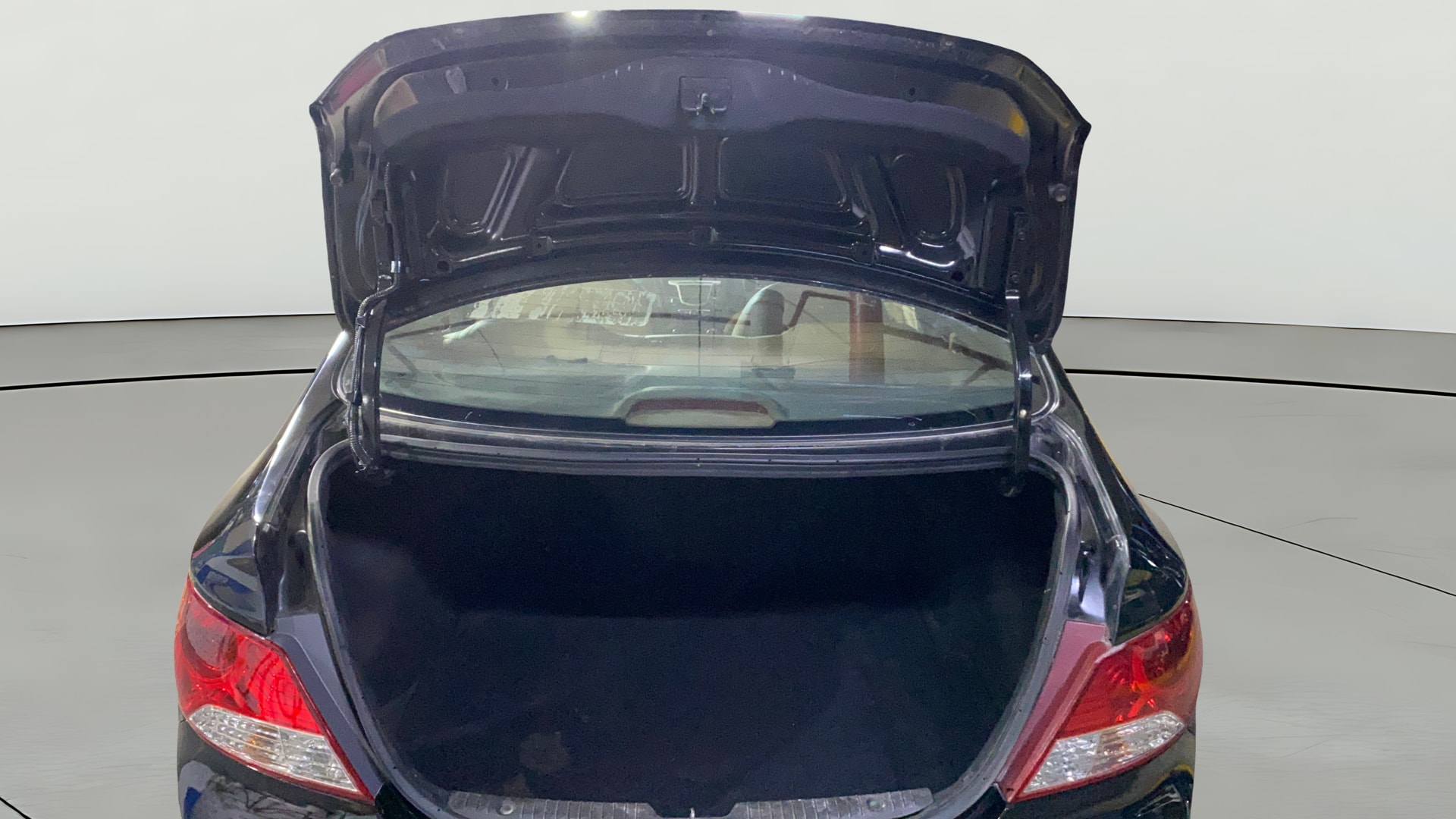 View 2015 Hyundai Fluidic Verna 1.4 VTVT CX Image 37 Used 2015 Hyundai Fluidic Verna 1.4 VTVT CX Image 37