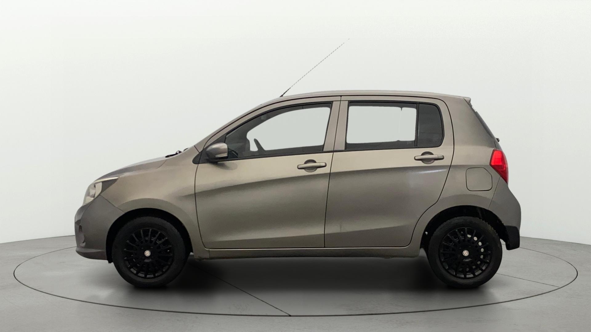 View 2018 Maruti Suzuki 1000 Base Variant Image 5 Used 2018 Maruti Suzuki 1000 Base Variant Image 5