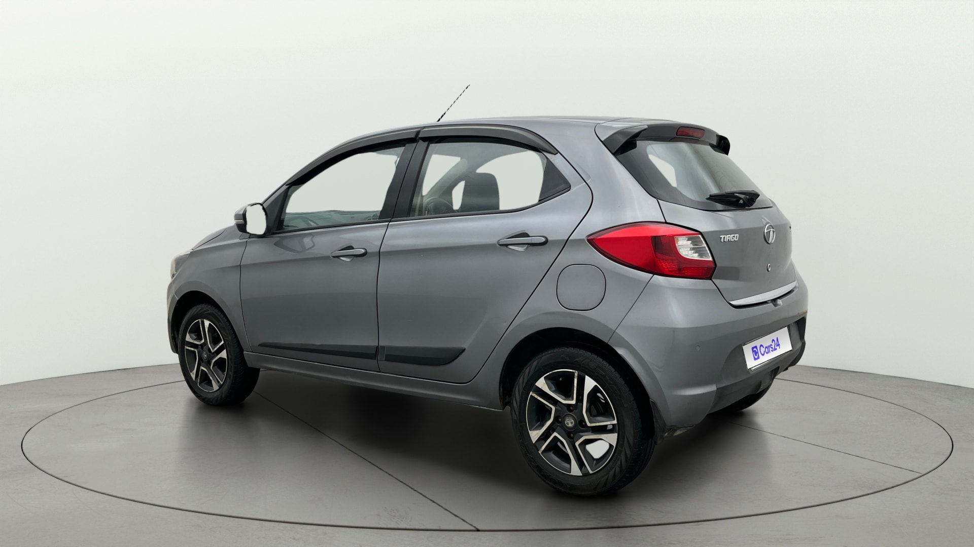 View 2019 Tata Tiago Revotorq XB Image 2 Used 2019 Tata Tiago Revotorq XB Image 2
