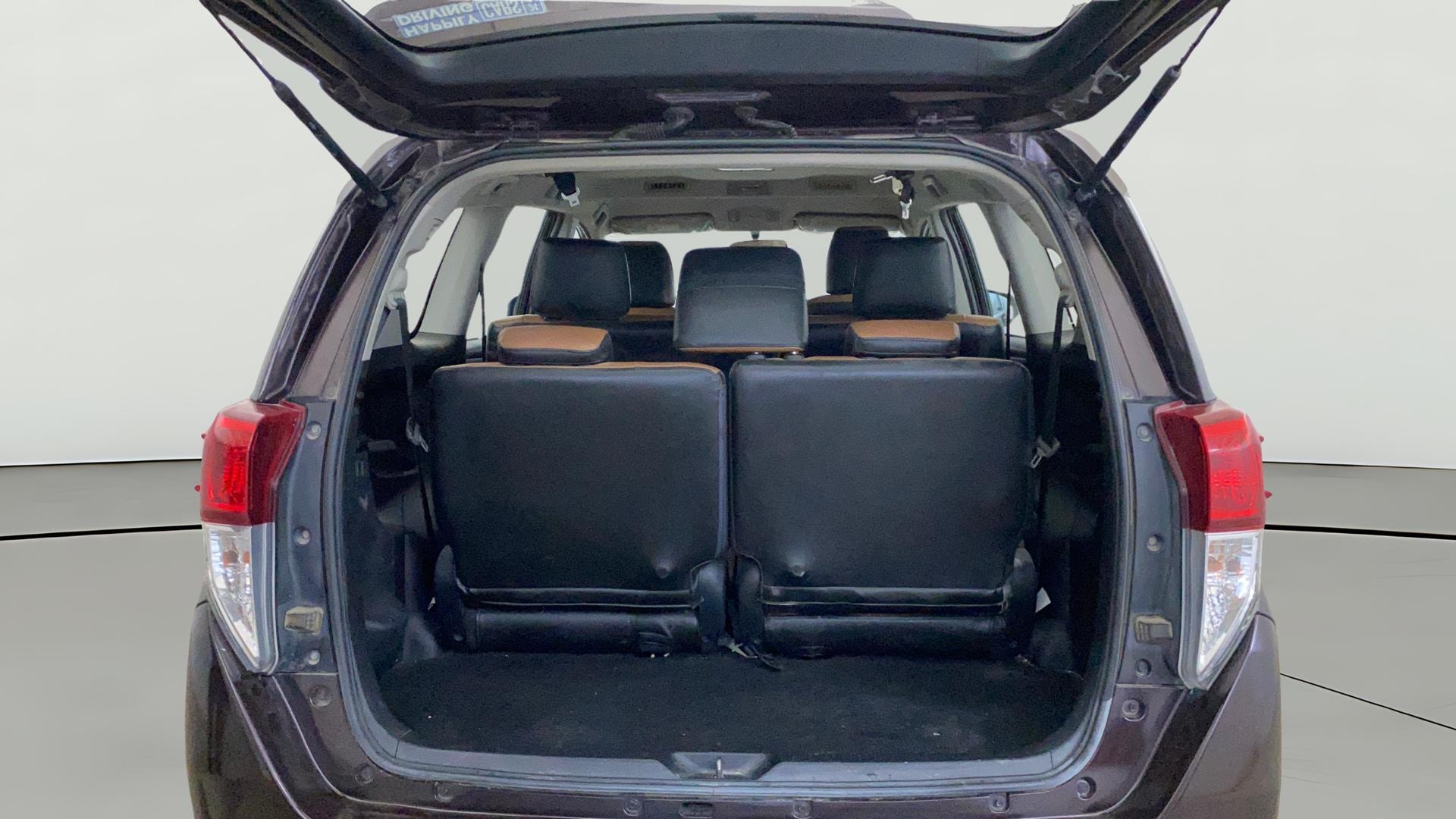 View 2018 Toyota Innova Crysta 2.4 G MT 7-Seater BS IV Image 38 Used 2018 Toyota Innova Crysta 2.4 G MT 7-Seater BS IV Image 38
