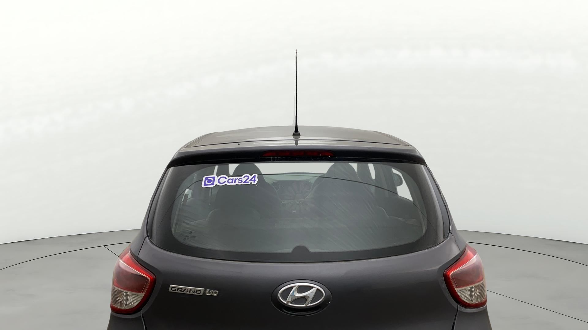 View 2017 Hyundai Grand i10 1.2 Magna Petrol AT Image 4 Used 2017 Hyundai Grand i10 1.2 Magna Petrol AT Image 4